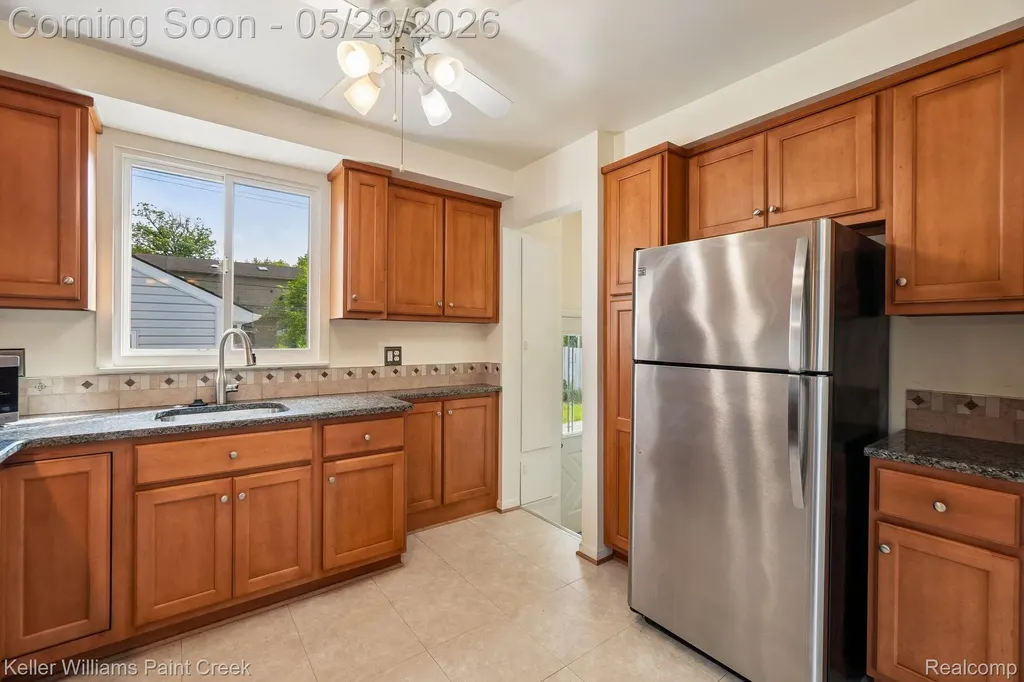 20620 Alger Street St. Clair Shores City MI 48080