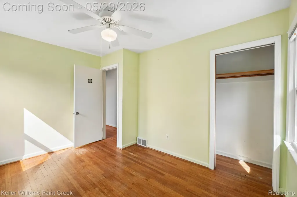 20620 Alger Street St. Clair Shores City MI 48080