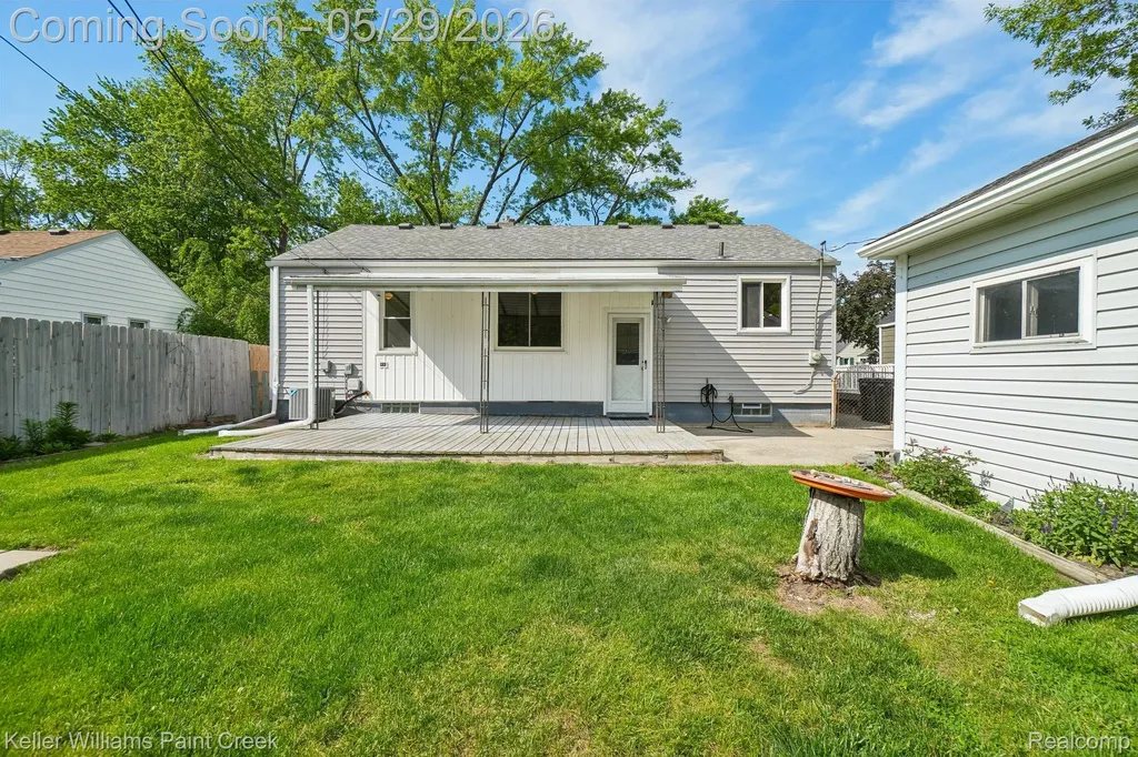 20620 Alger Street St. Clair Shores City MI 48080