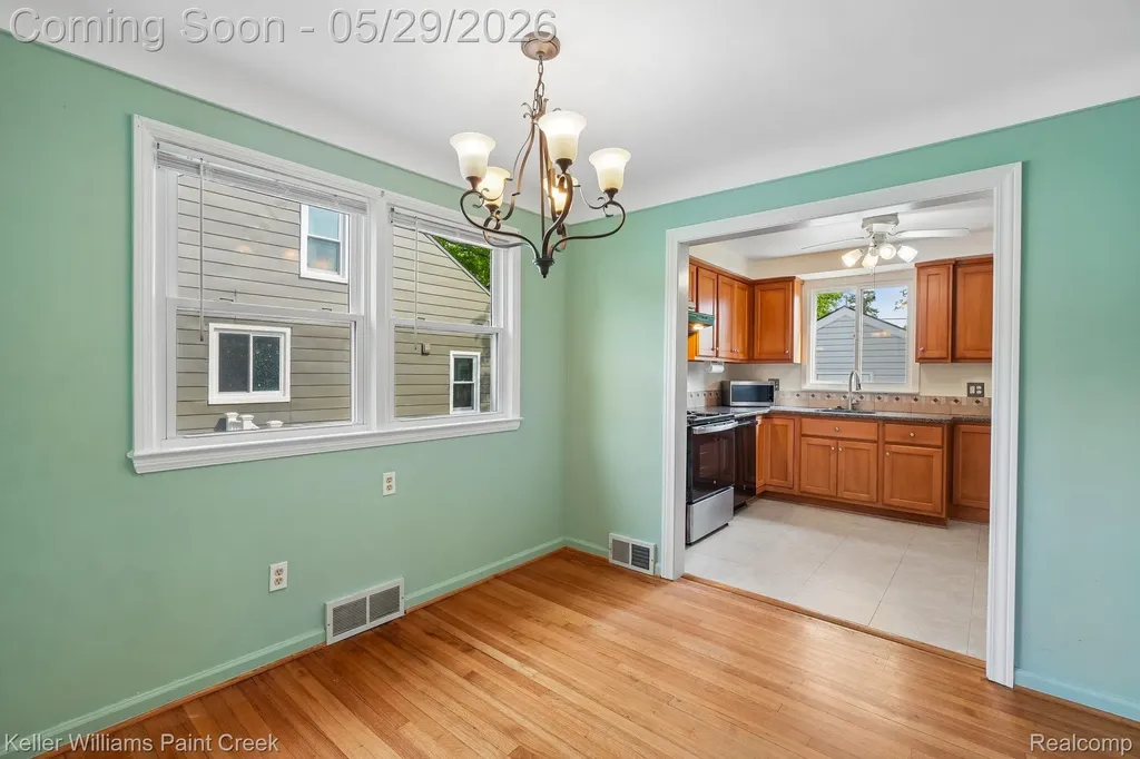 20620 Alger Street St. Clair Shores City MI 48080