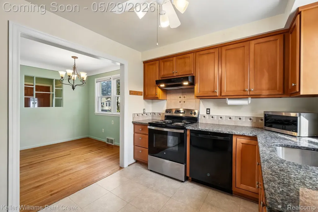 20620 Alger Street St. Clair Shores City MI 48080