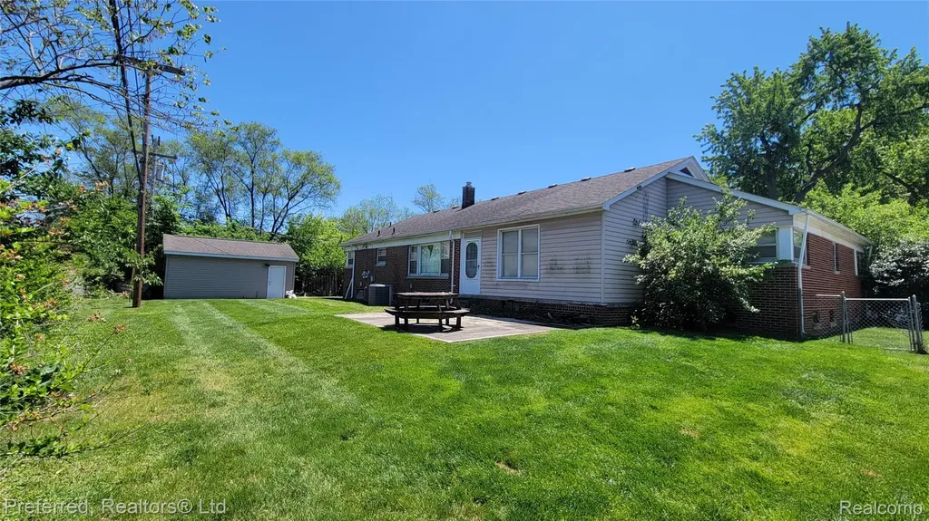 860 Palmer Street Plymouth City MI 48170