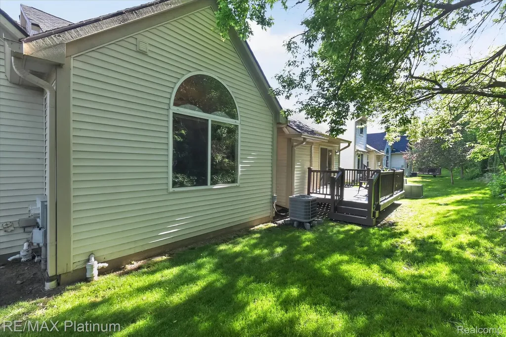 540 Snowfall Court Genoa Township MI 48843
