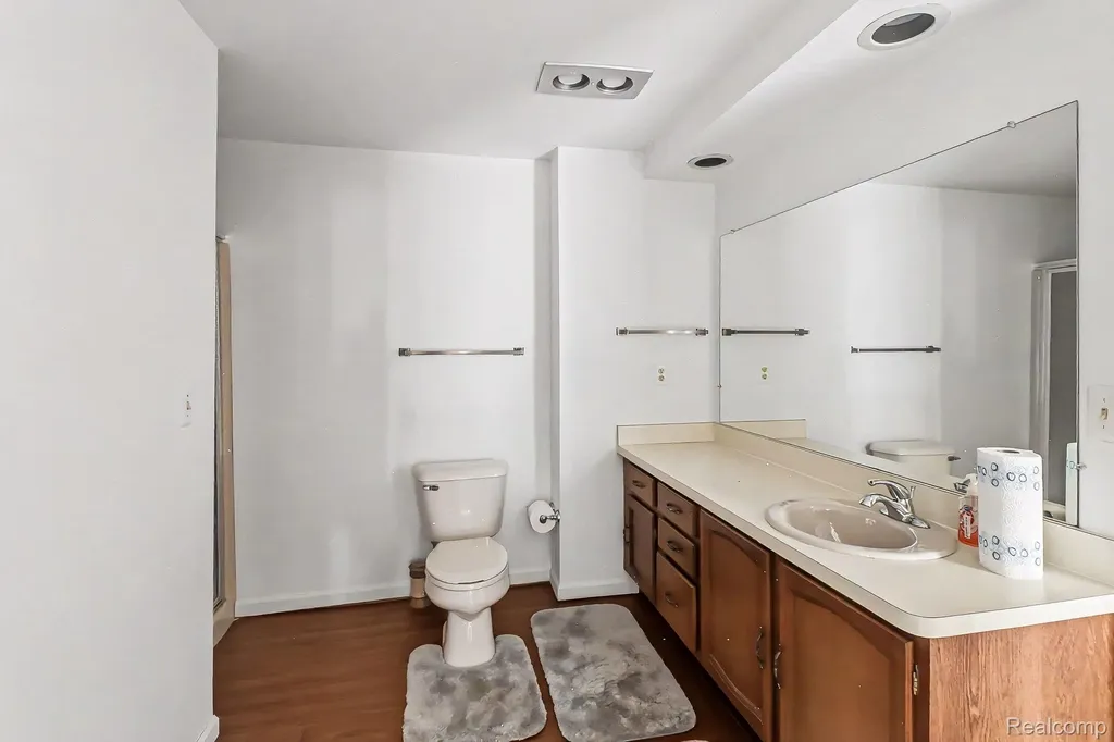 1930 Pine Ridge Court Bloomfield Hills City MI 48302