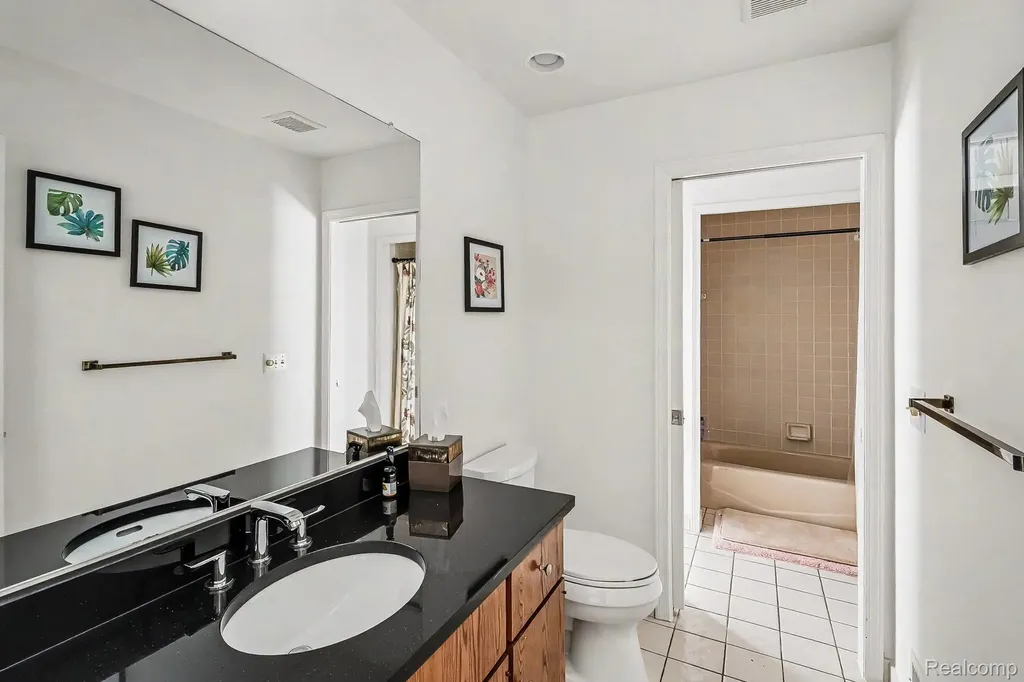 1930 Pine Ridge Court Bloomfield Hills City MI 48302