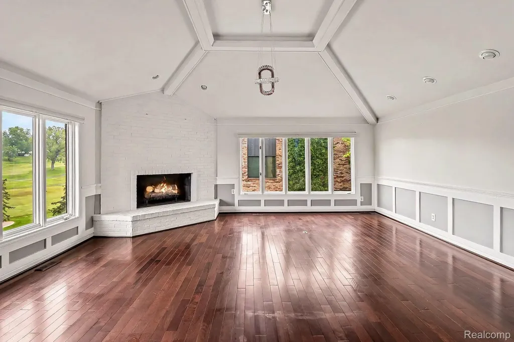 1930 Pine Ridge Court Bloomfield Hills City MI 48302