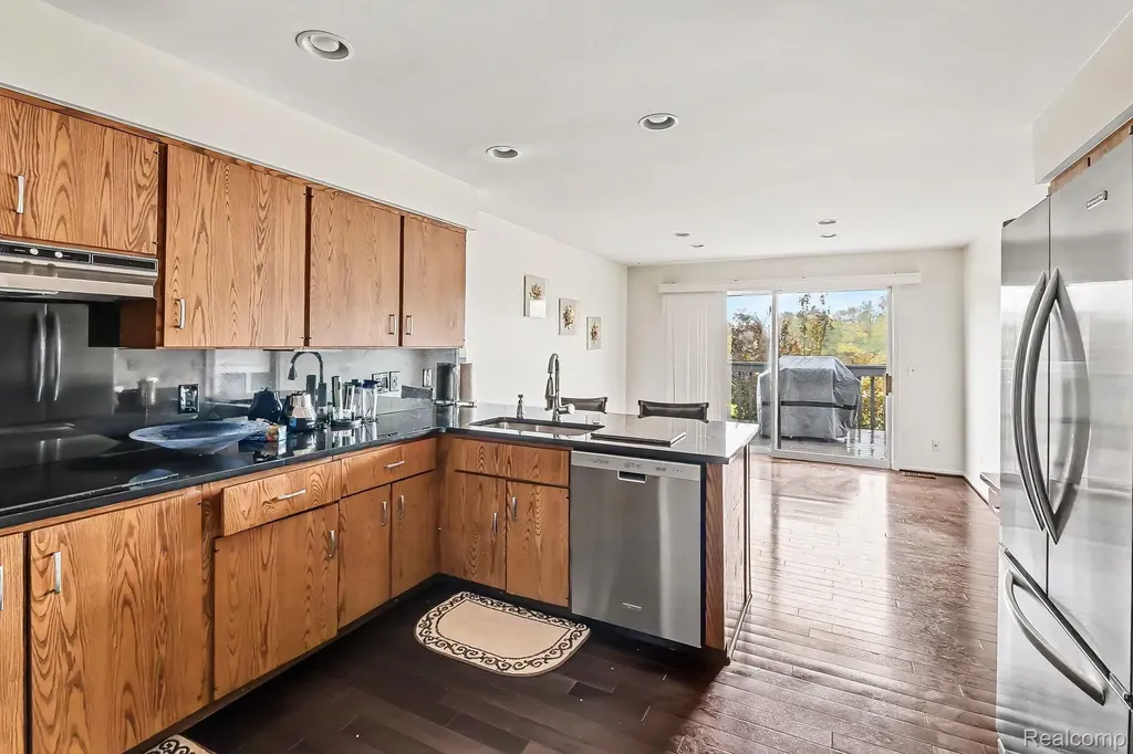 1930 Pine Ridge Court Bloomfield Hills City MI 48302