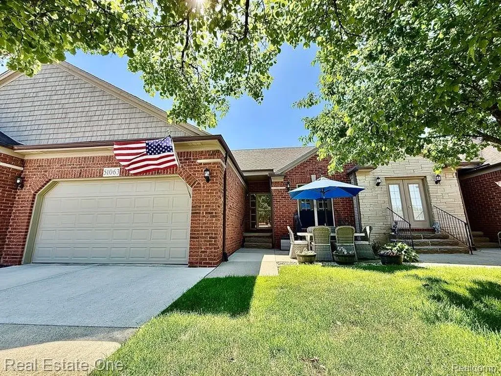 51063 Paxton Drive Chesterfield Township MI 48051