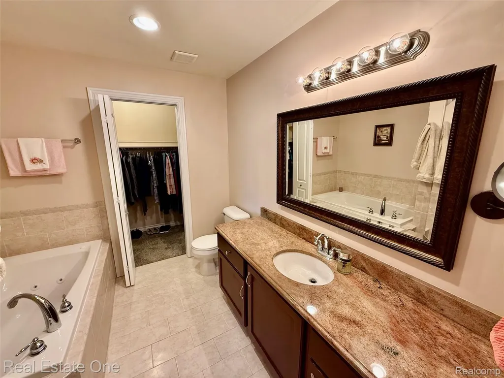 51063 Paxton Drive Chesterfield Township MI 48051