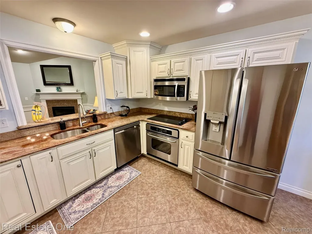 51063 Paxton Drive Chesterfield Township MI 48051