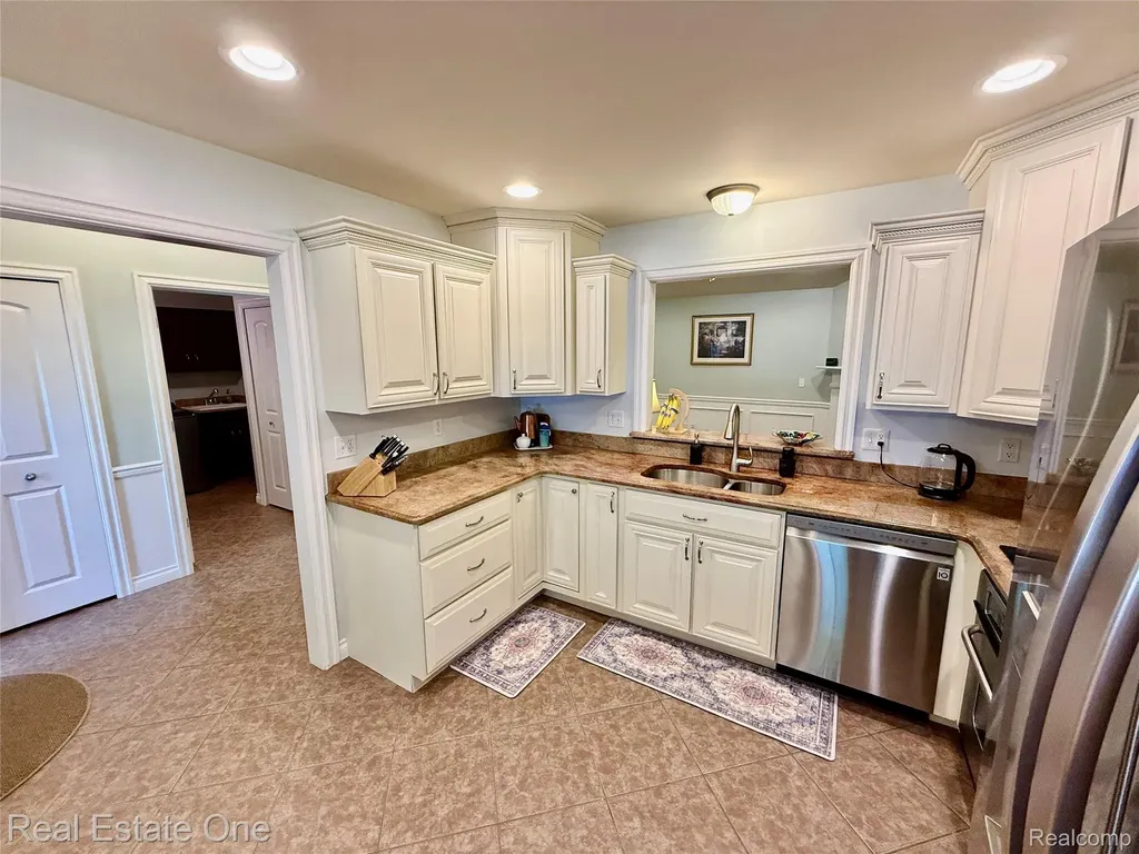 51063 Paxton Drive Chesterfield Township MI 48051