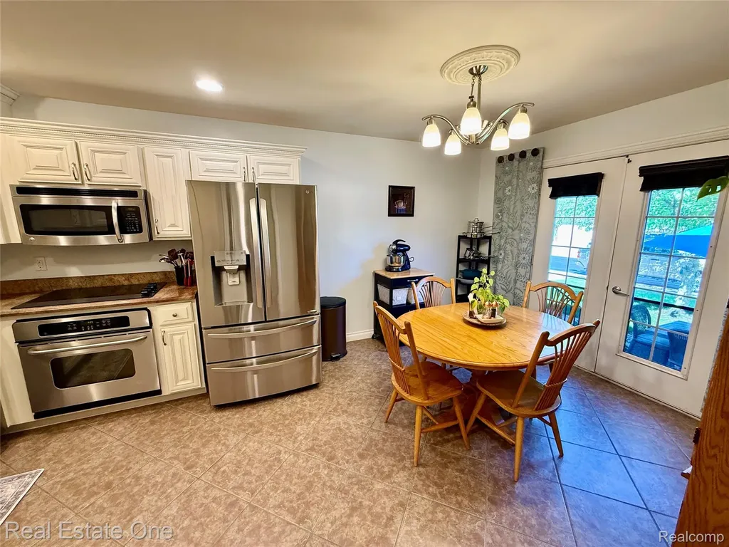 51063 Paxton Drive Chesterfield Township MI 48051