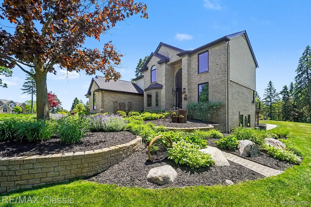 54853 Walnut Drive Lyon Charter Township MI 48165