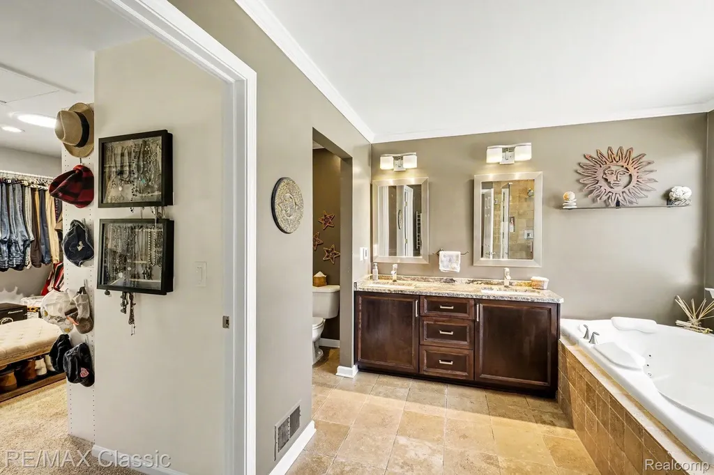 54853 Walnut Drive Lyon Charter Township MI 48165