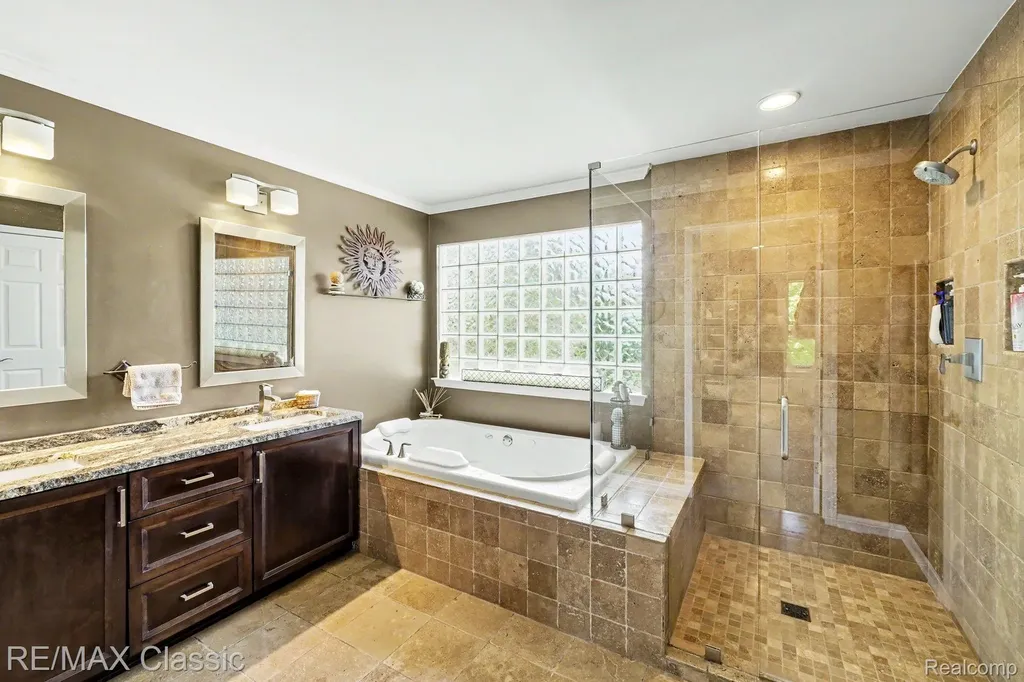 54853 Walnut Drive Lyon Charter Township MI 48165