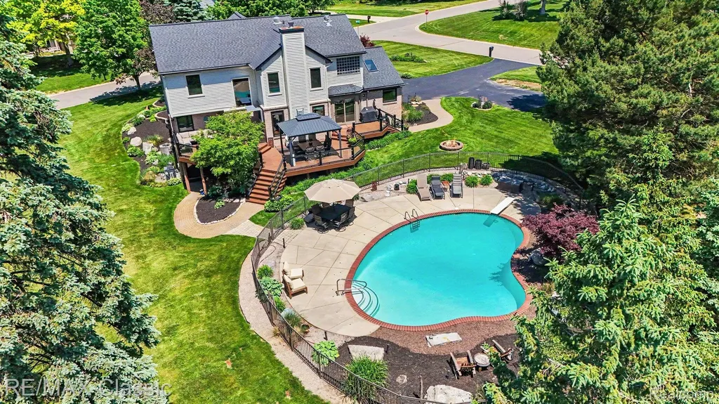 54853 Walnut Drive Lyon Charter Township MI 48165
