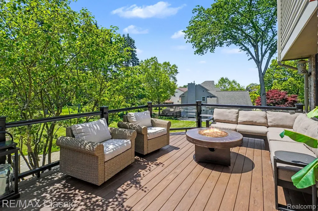 54853 Walnut Drive Lyon Charter Township MI 48165