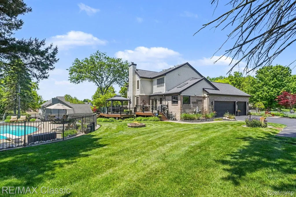 54853 Walnut Drive Lyon Charter Township MI 48165