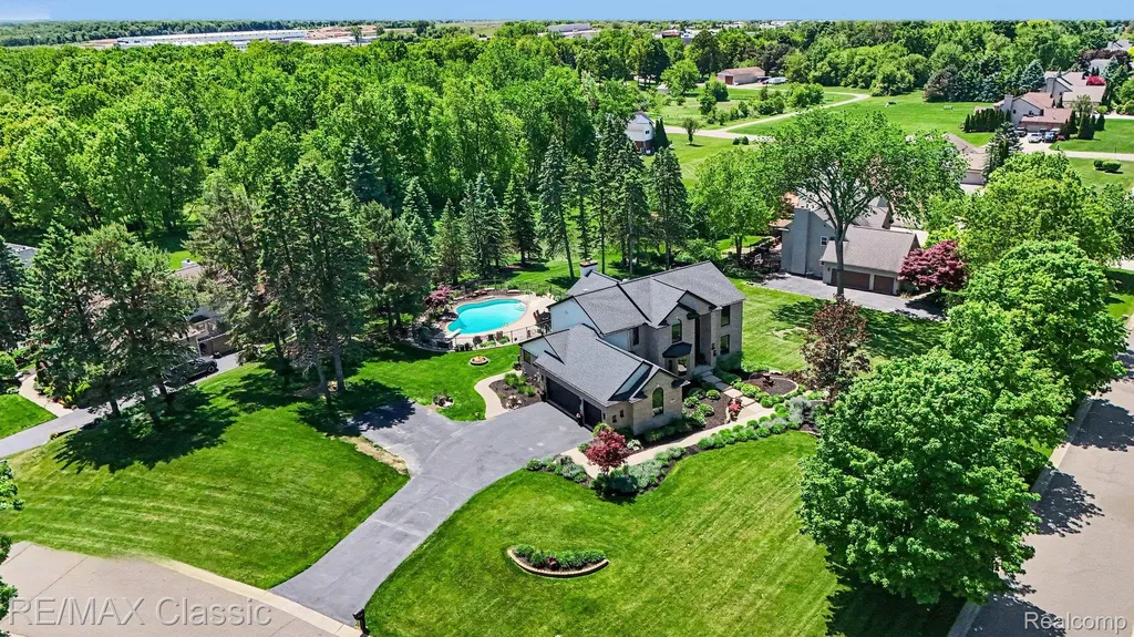 54853 Walnut Drive Lyon Charter Township MI 48165