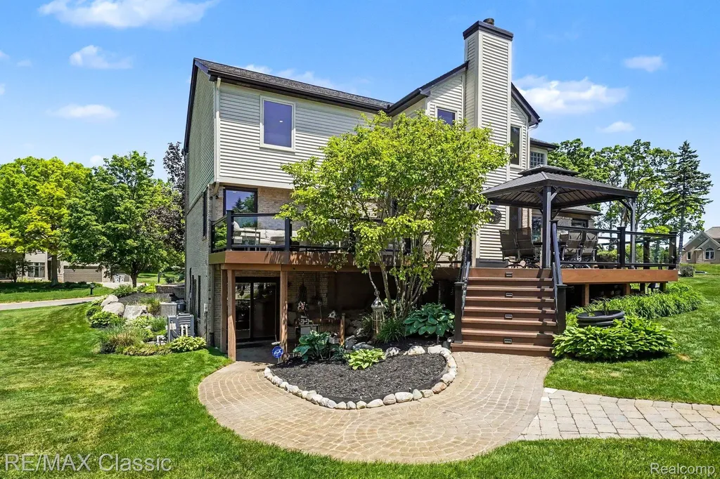 54853 Walnut Drive Lyon Charter Township MI 48165