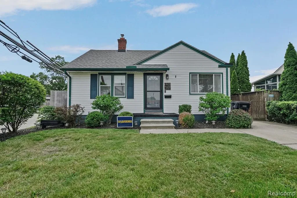 1029 Cora Street Wyandotte City MI 48192