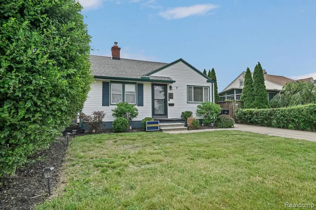 1029 Cora Street Wyandotte City MI 48192