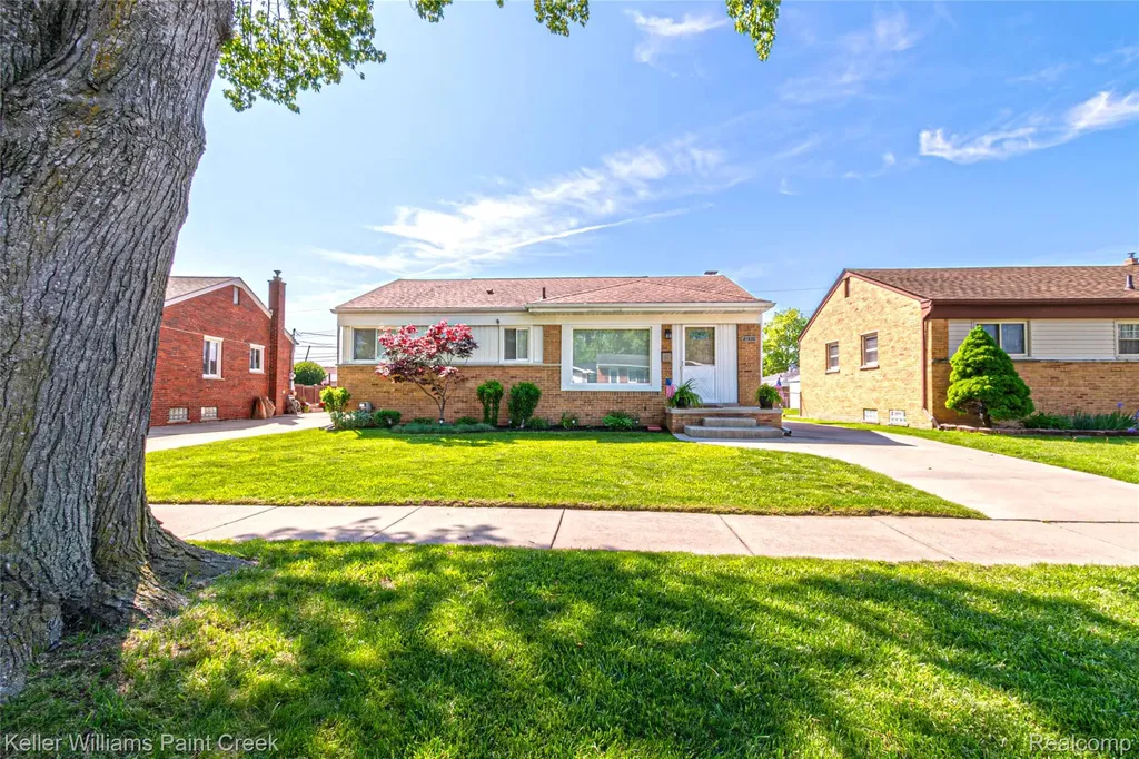 21530 Willow Wisp Street St. Clair Shores City MI 48082