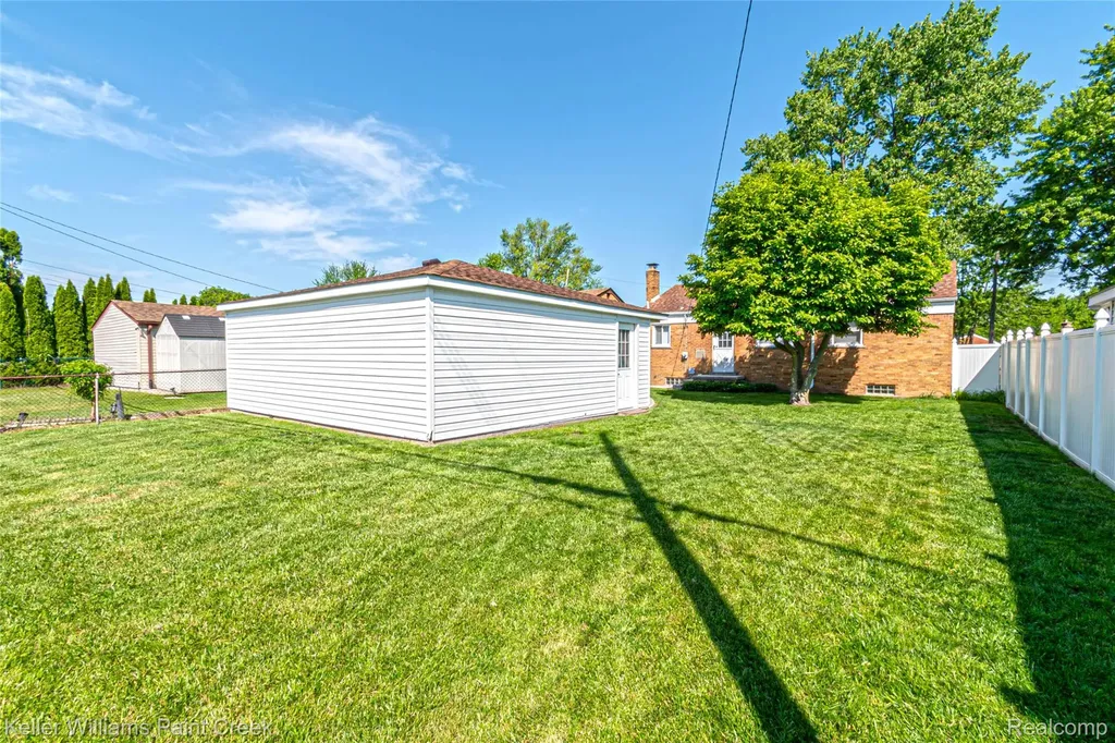 21530 Willow Wisp Street St. Clair Shores City MI 48082