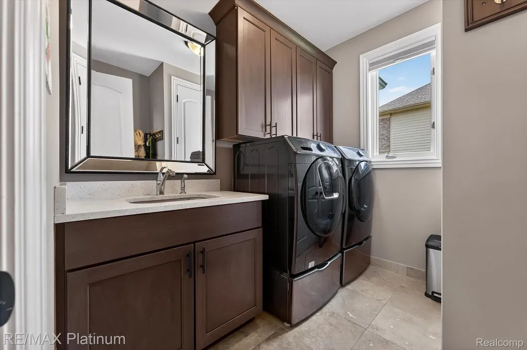 10653 Stoney Point Drive Green Oak Township MI 48178