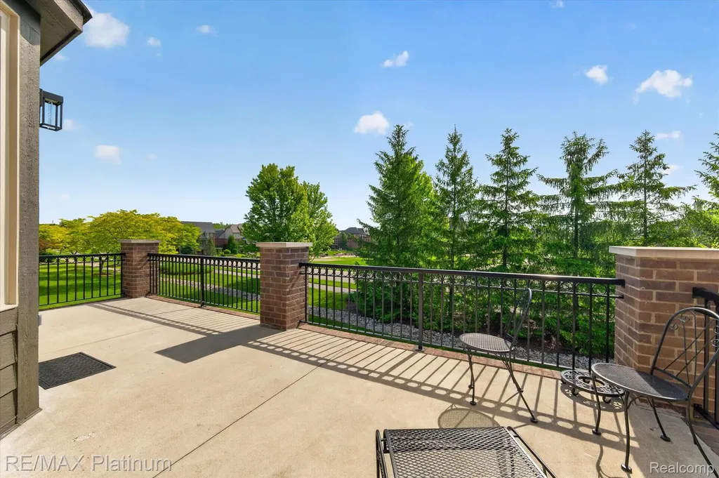 10653 Stoney Point Drive Green Oak Township MI 48178