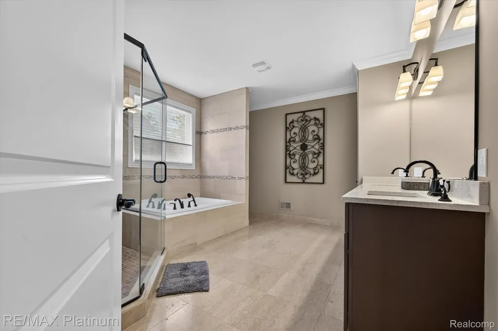 10653 Stoney Point Drive Green Oak Township MI 48178