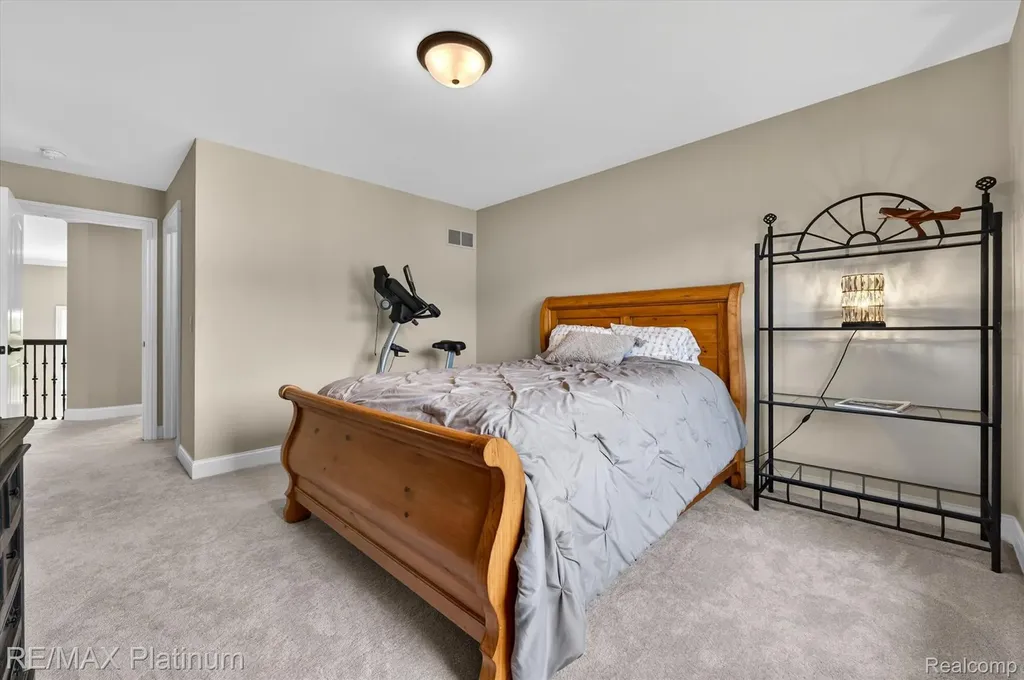 10653 Stoney Point Drive Green Oak Township MI 48178