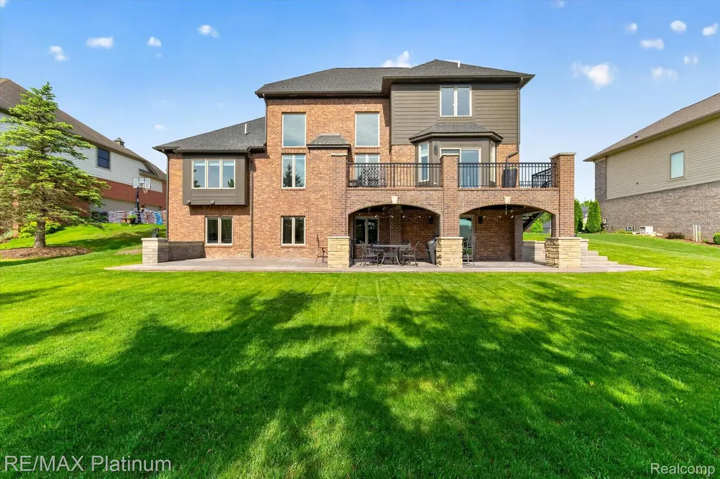 10653 Stoney Point Drive Green Oak Township MI 48178