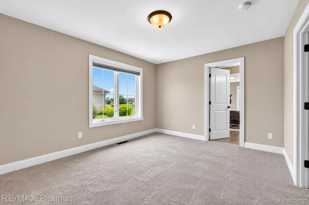 10653 Stoney Point Drive Green Oak Township MI 48178