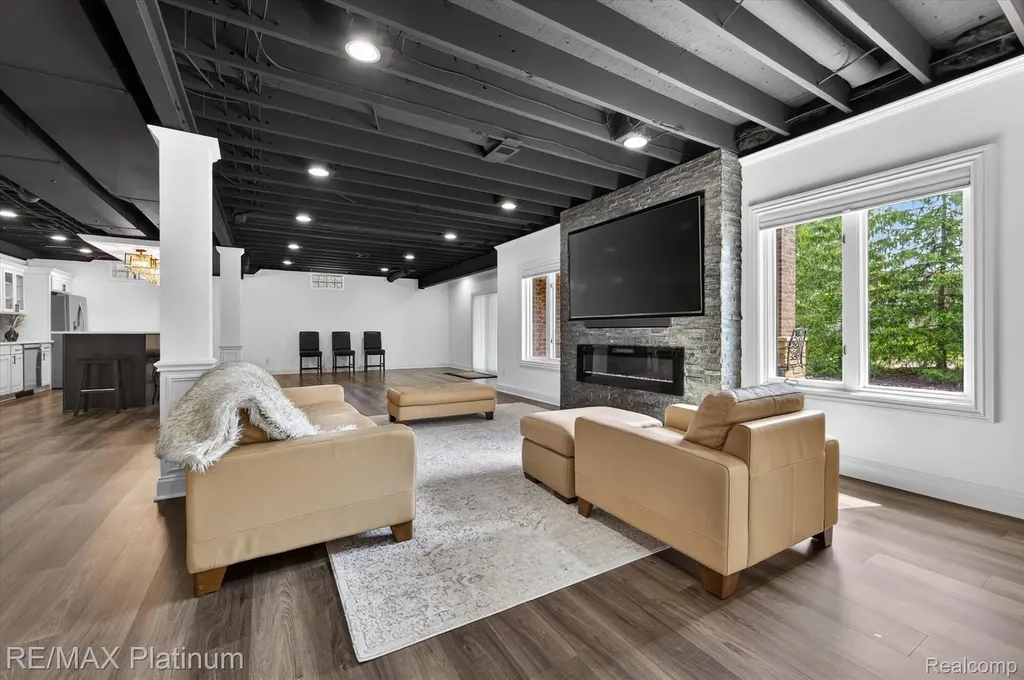 10653 Stoney Point Drive Green Oak Township MI 48178