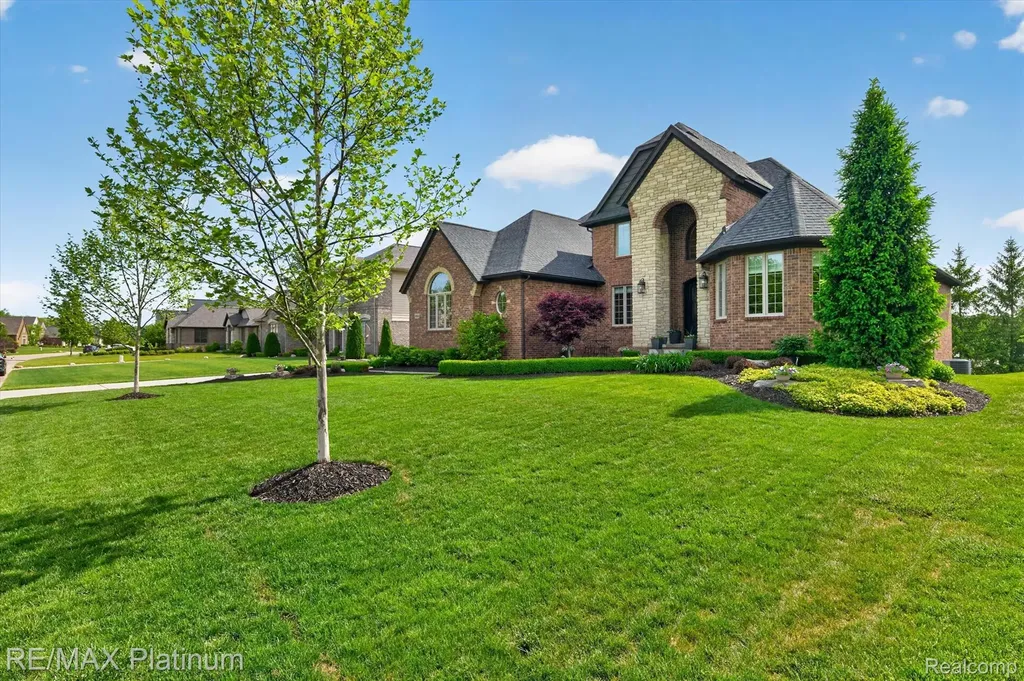 10653 Stoney Point Drive Green Oak Township MI 48178