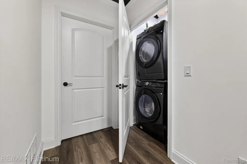 10653 Stoney Point Drive Green Oak Township MI 48178