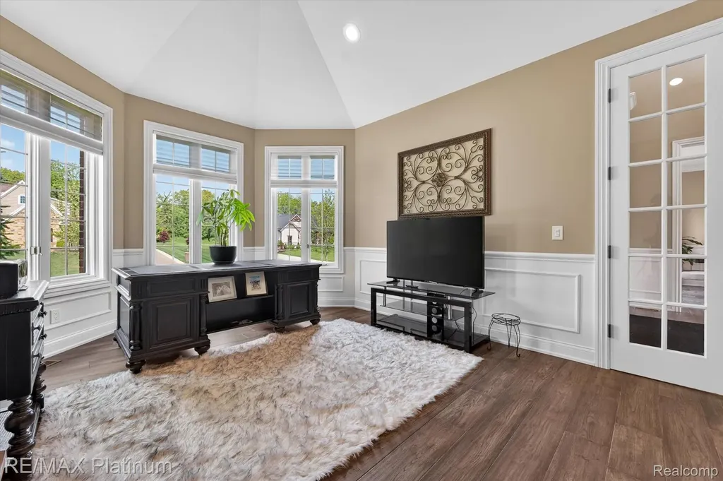 10653 Stoney Point Drive Green Oak Township MI 48178