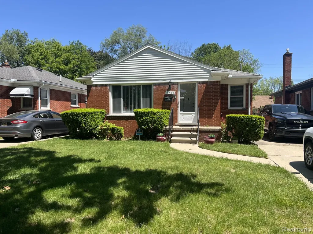 8460 Riverview Street Dearborn Heights City MI 48127