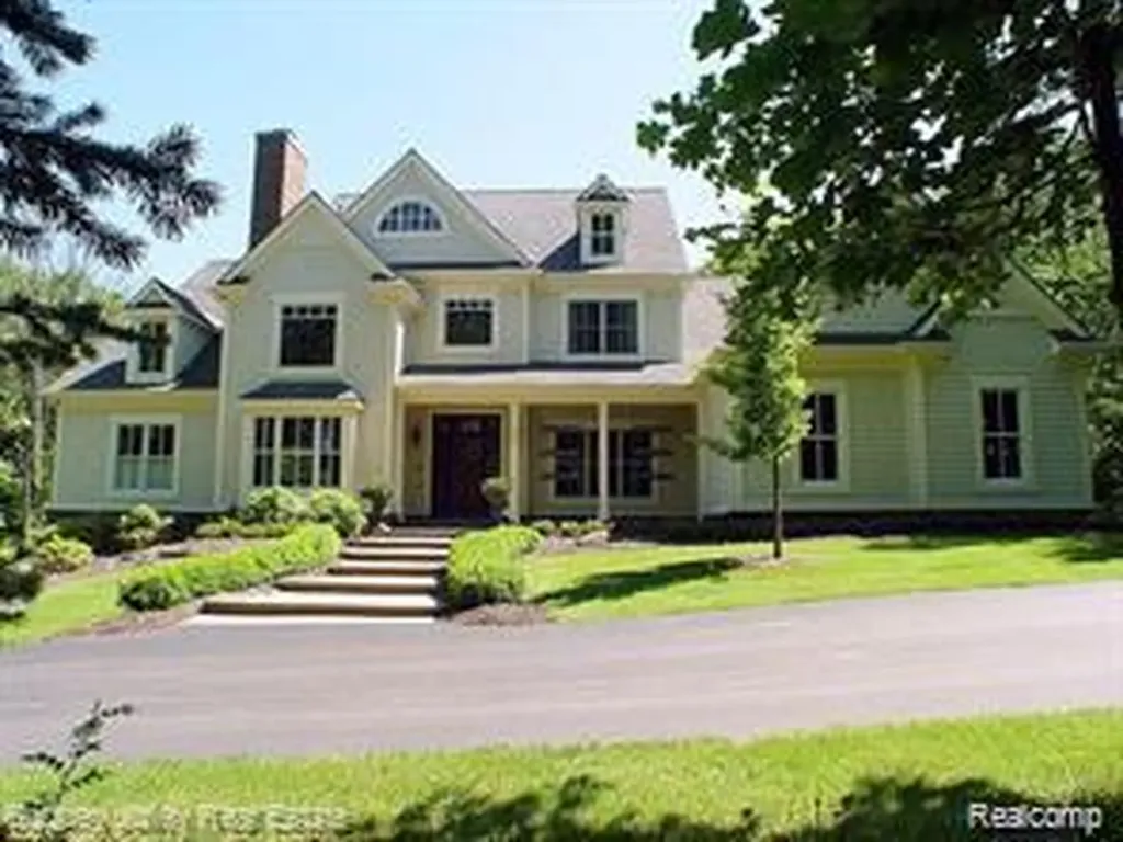 1600 S Hickory Ridge Trail Milford Charter Township MI 48380