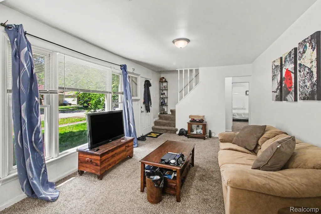 12072 Rockland Redford Charter Township MI 48239