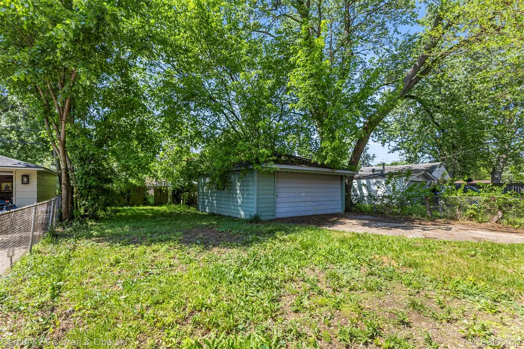 26431 Stollman Drive Inkster City MI 48141