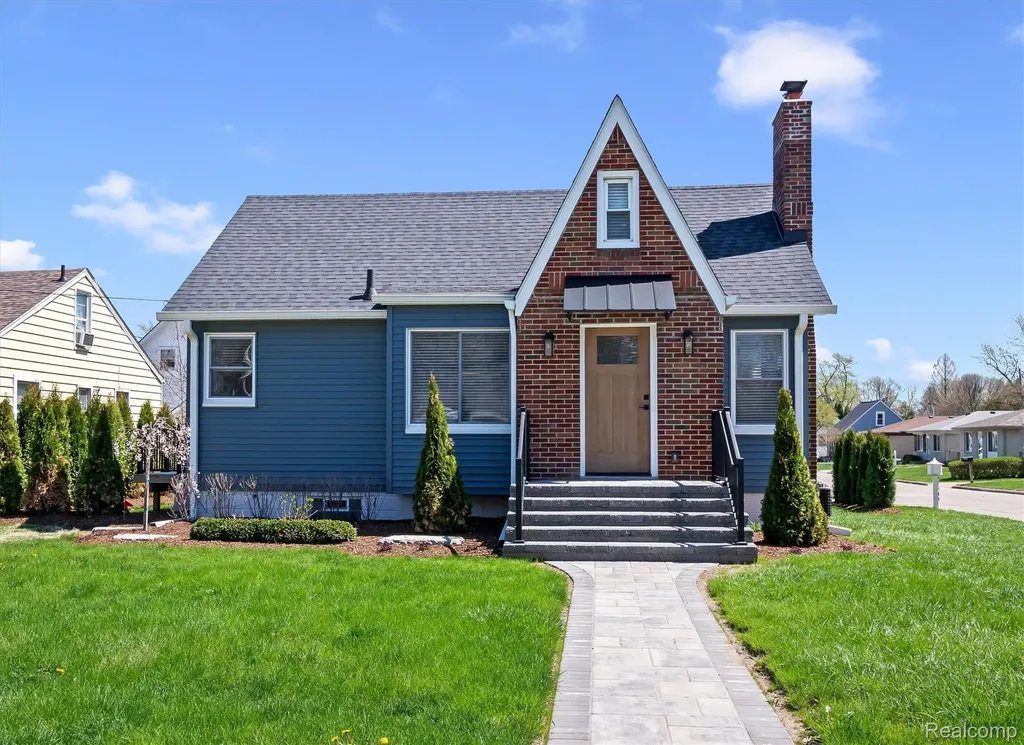 27500 Jefferson Avenue St. Clair Shores City MI 48081