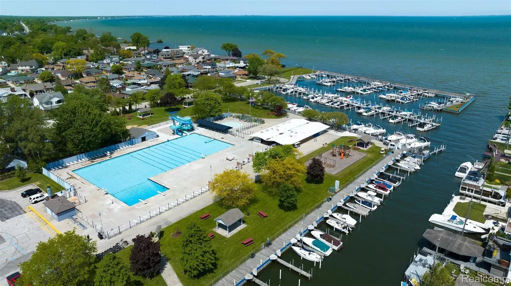 27500 Jefferson Avenue St. Clair Shores City MI 48081