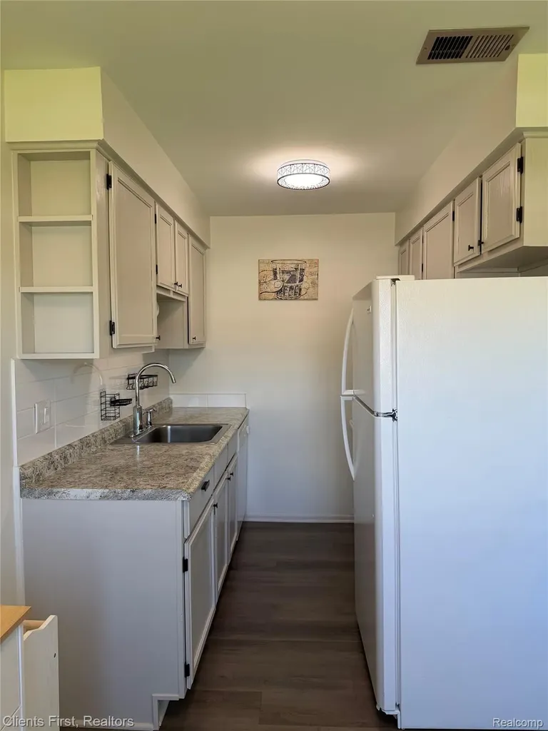 204 Princeton Drive South Lyon City MI 48178