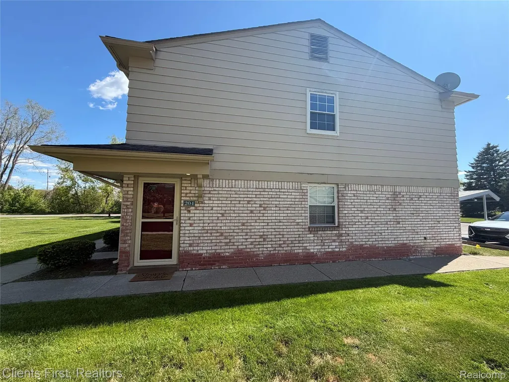 204 Princeton Drive South Lyon City MI 48178