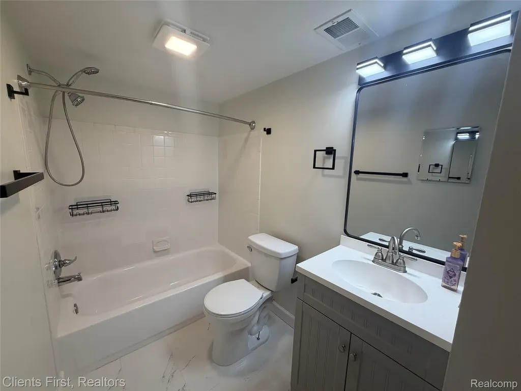 204 Princeton Drive South Lyon City MI 48178