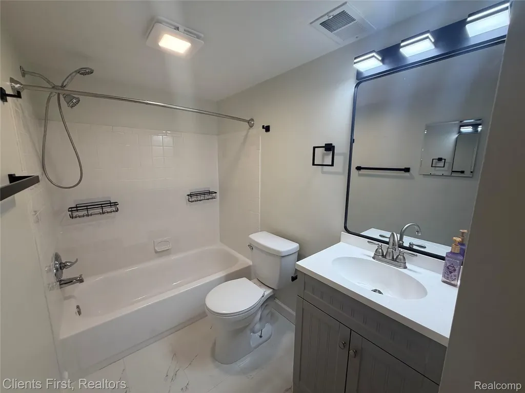 204 Princeton Drive South Lyon City MI 48178