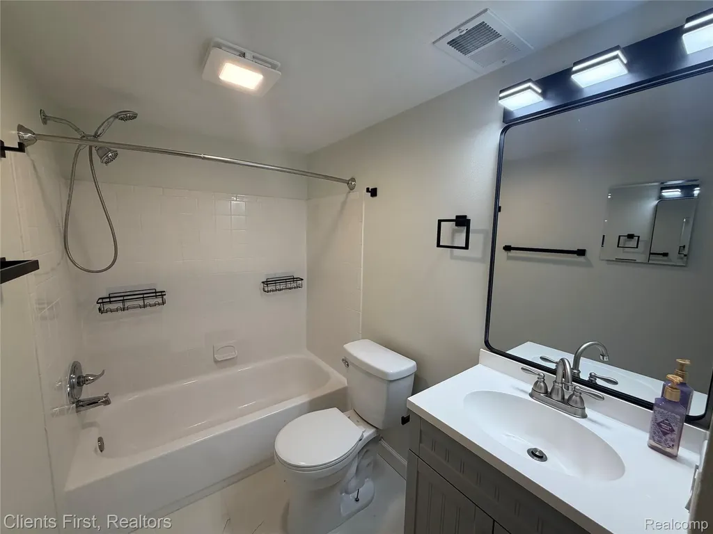 204 Princeton Drive South Lyon City MI 48178