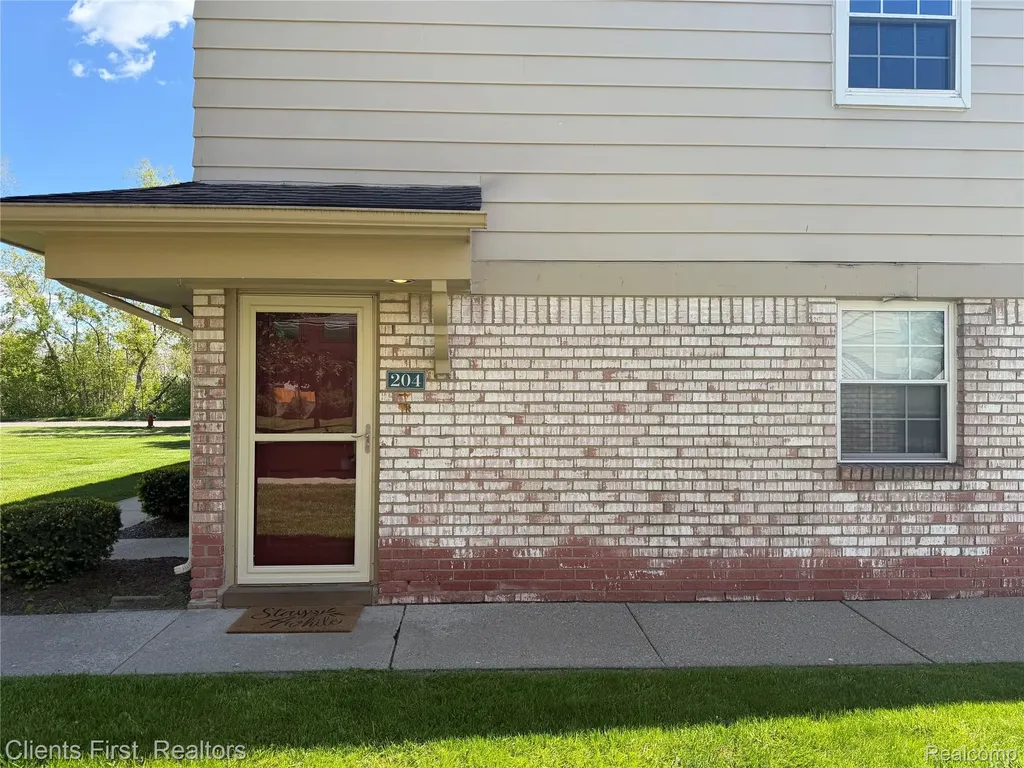 204 Princeton Drive South Lyon City MI 48178